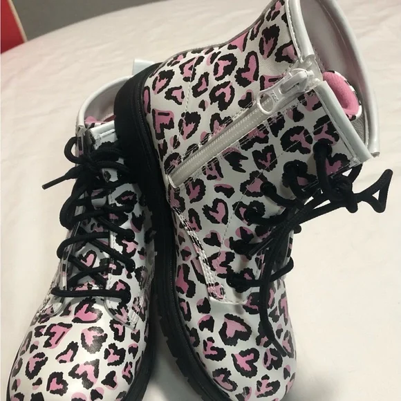 Skechers Gravlen NWOT Boots Excellent Cond.Pink Hearts Size 1 Youth Leopard - Picture 5 of 6